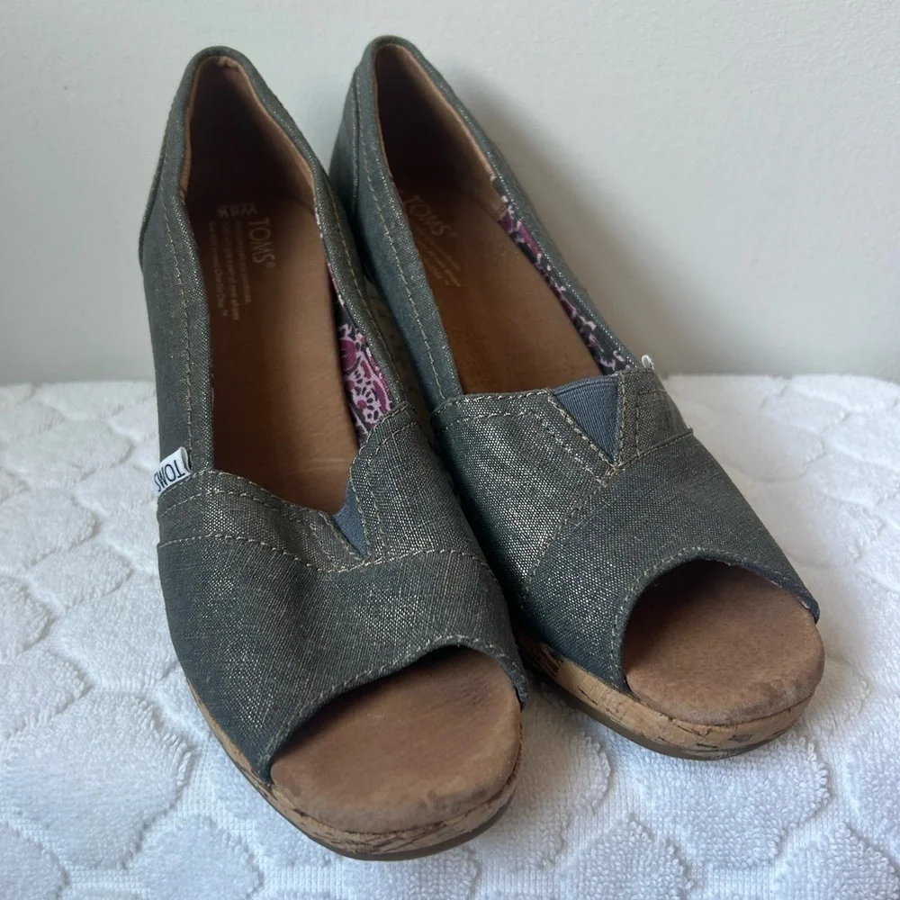 Toms Womens Shiny Denim Wedge Peep Toe Espadrille Sandals Cork Heel Size 8.5